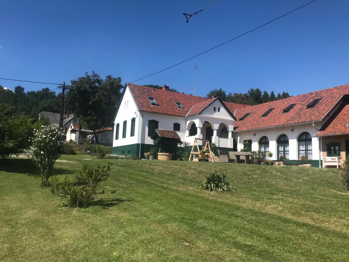 Feny-Szer Vendeghaz Orseg Hotel Szentgotthard Ngoại thất bức ảnh